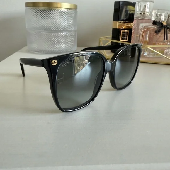 Gucci GG0022S Black Sunglasses with Gold Detail - Picture 1 of 5